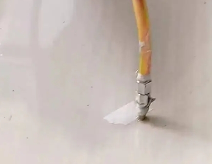 盐都瓷砖空鼓维修公司专业解答在瓷砖铺贴过程中，如果使用的砂料过粗（如全部使用了粗砂），可能会导致以下问题